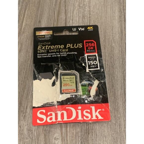 SanDisk Extreme PLUS SDXC UHS-I 256GB memory card - Picture 1 of 2
